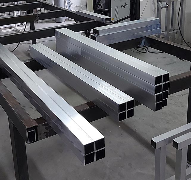 hliníkové závesné konštrukcie